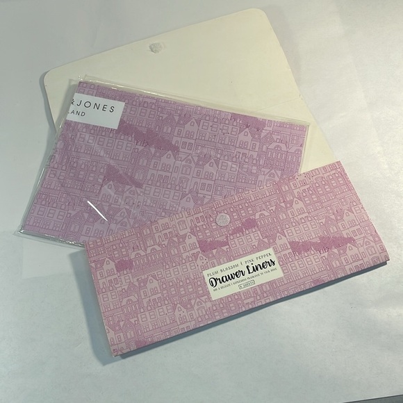 Asper & Jones Plum Blossom and Pink Pepper scented Drawer Liners - Picture 7 of 8